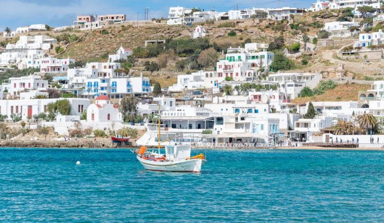 Cyclades Island Hopping on a Backpacker Budget in June