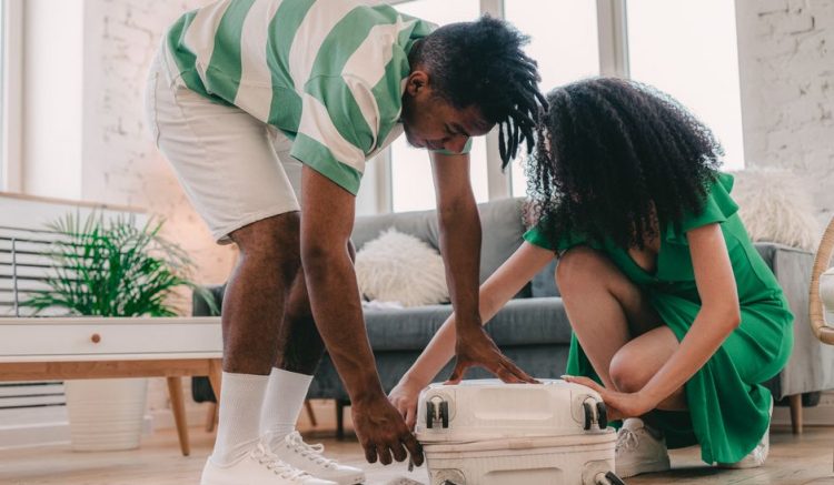 Hostel Etiquette for First-Time Backpackers: Dorms, Kitchens and Lockers